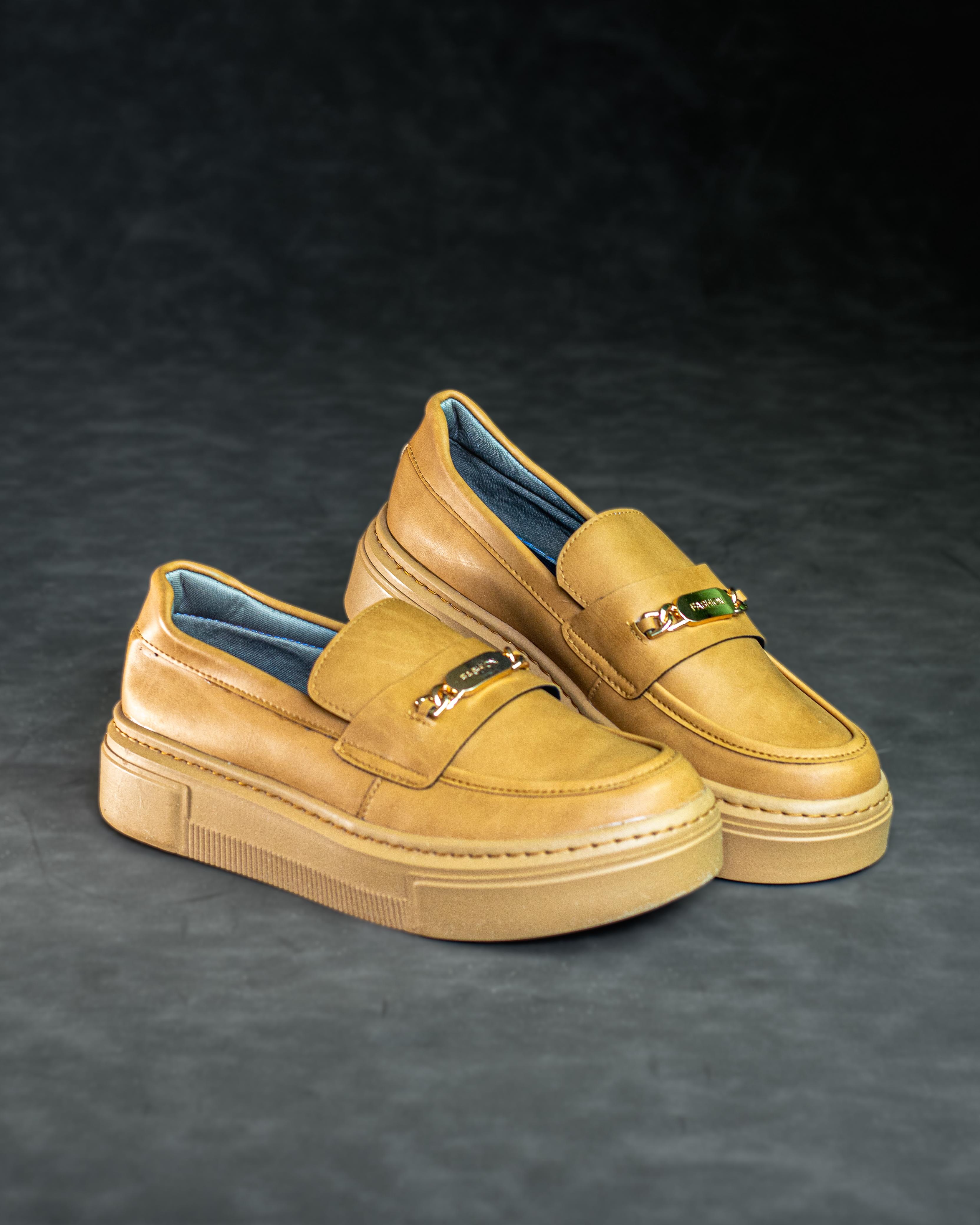 RoyalStep™ – Mocasines Clásicos con Detalle Metálico